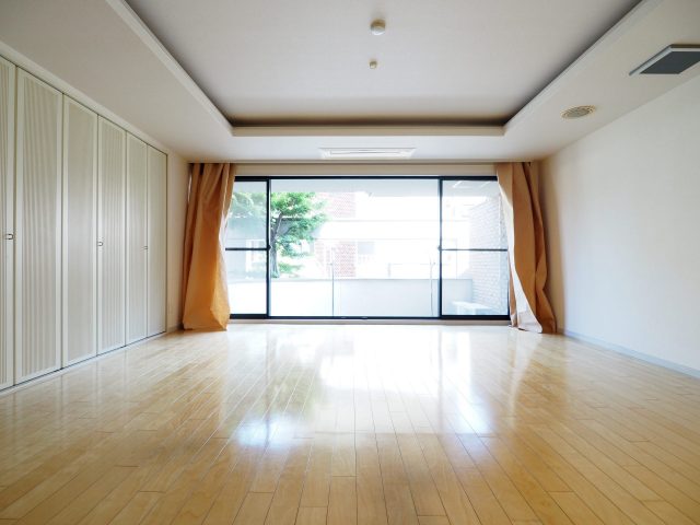 大きな南窓のお部屋。【北区・2LDK】