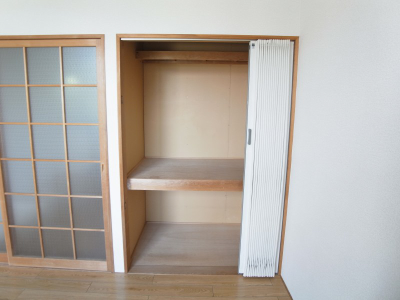 メゾンドシンワ 収納