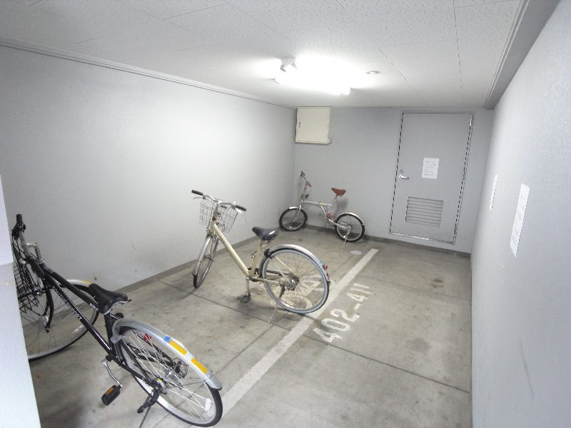 BERG義義 駐車場