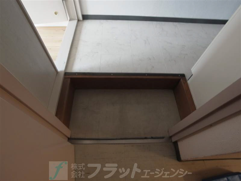 上野マンション 玄関