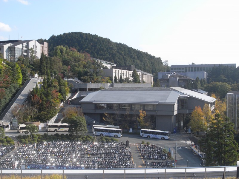 ウノ・ア・エレ 私立京都産業大学