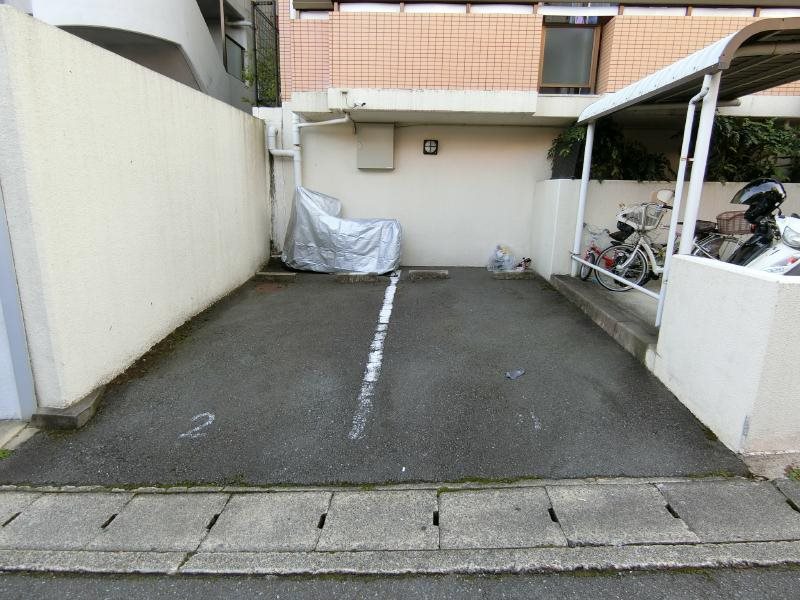 サン･フローラ洛北 駐車場