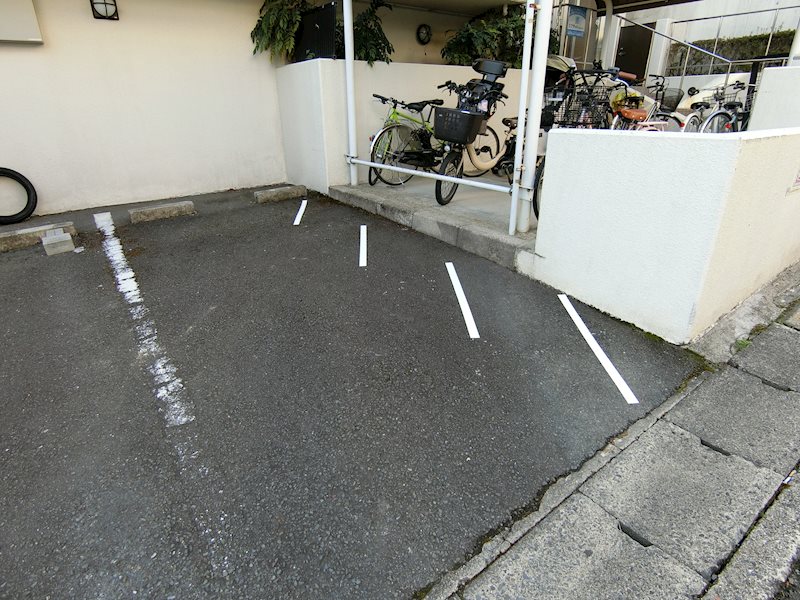 サン･フローラ洛北 駐輪場（バイク置き場）