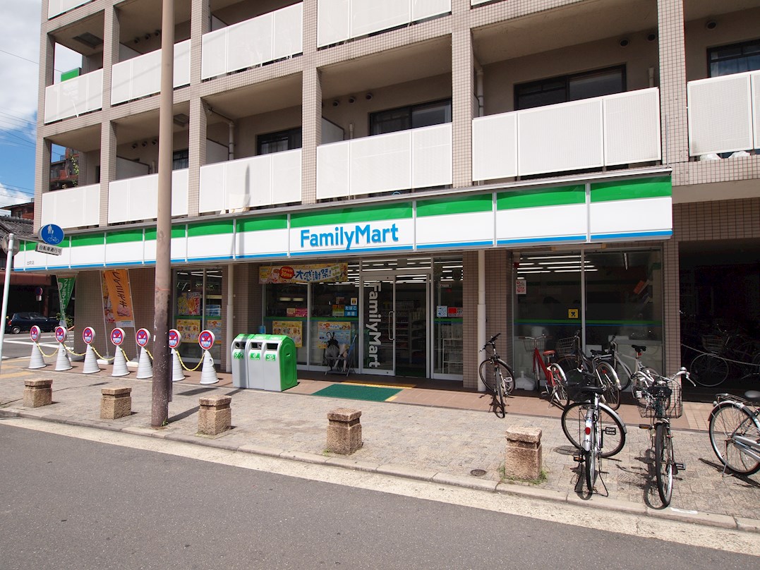 メゾン葵 ﾌｧﾐﾘｰﾏｰﾄ 出町店