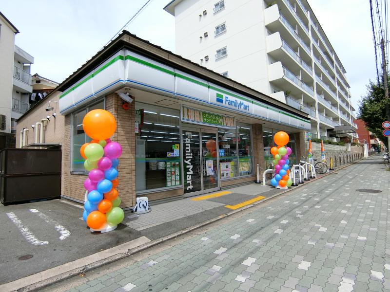 ヴィラ衣笠 ﾌｧﾐﾘｰﾏｰﾄ 佛教大学前店