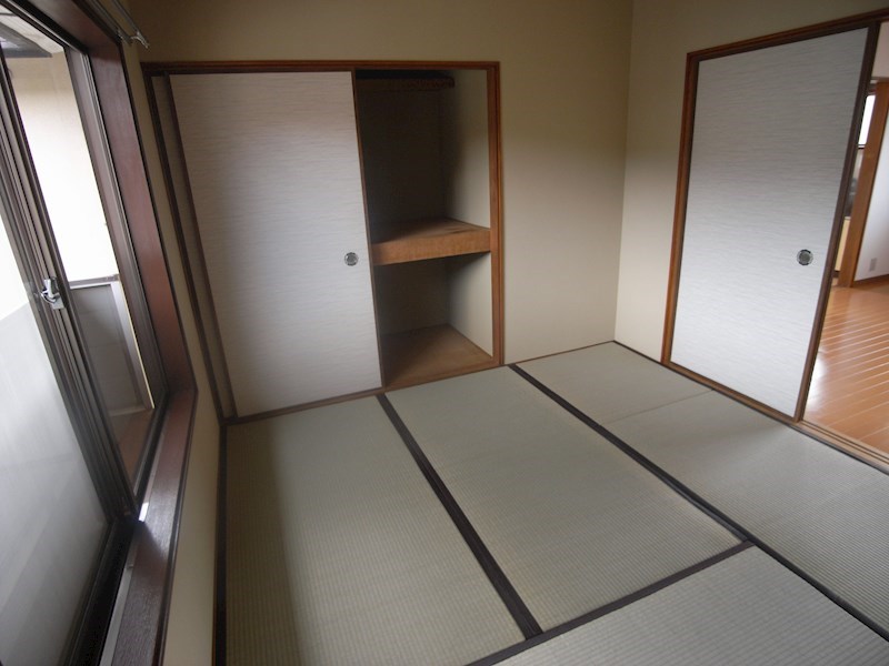 ロイヤルコーポ三宅 収納