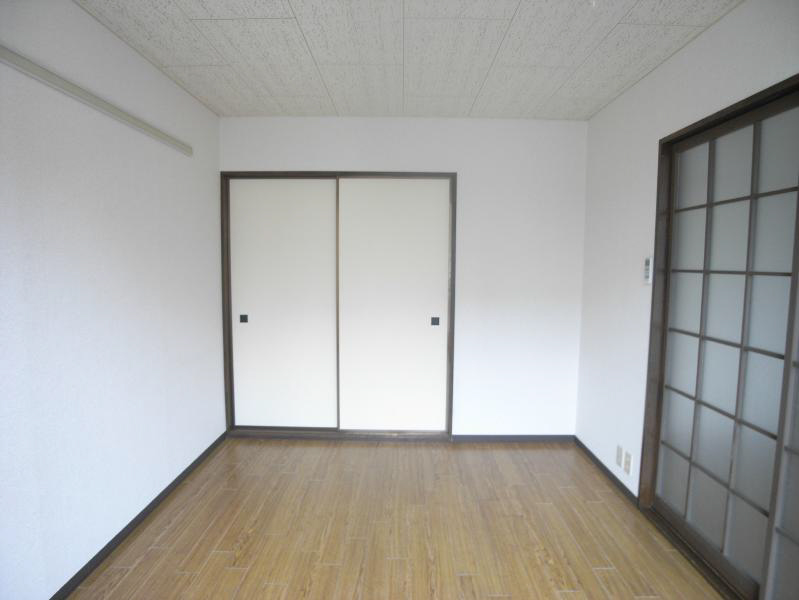アパート華 202号室