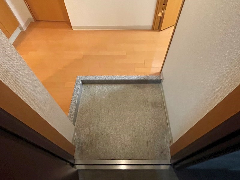 コモンズ御所南 玄関