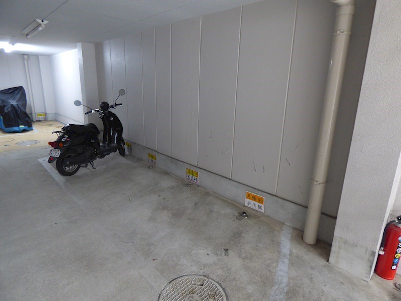 アーバンハウス北西 月極バイク駐輪場