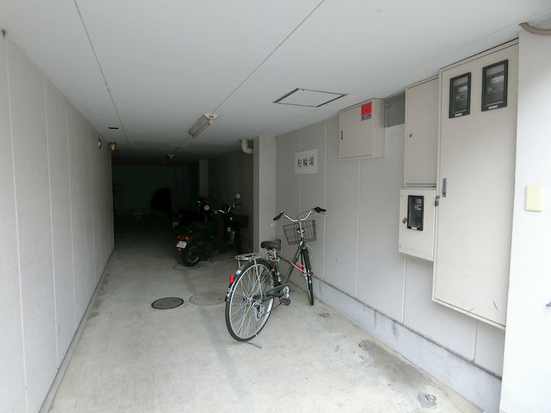 アーバンハウス北西 駐輪場