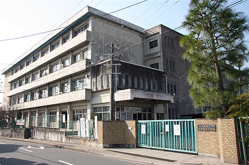 コモド長岡京 長岡京市立長岡第二中学校