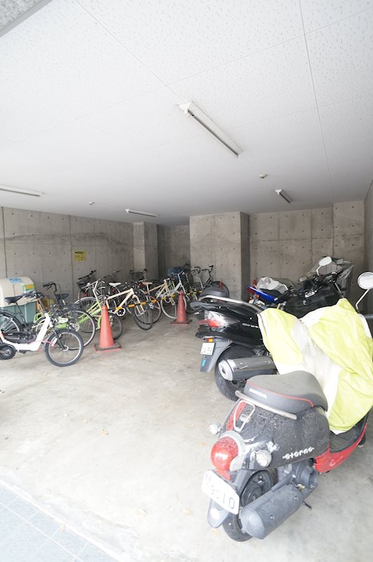 ヒーリングタワー七条大宮 駐車場