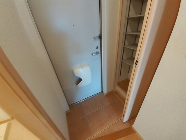 エアリーイースト 玄関