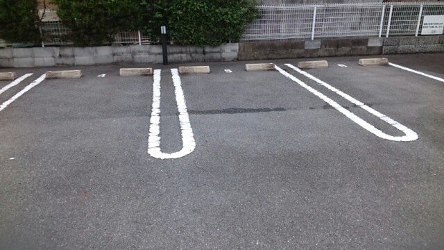 フォーリスト 駐車場