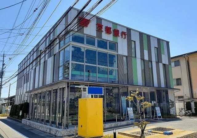 エステイト　スリー 京都銀行東長岡支店まで650m