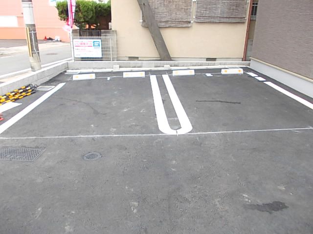 ラウレア宇治 駐車場