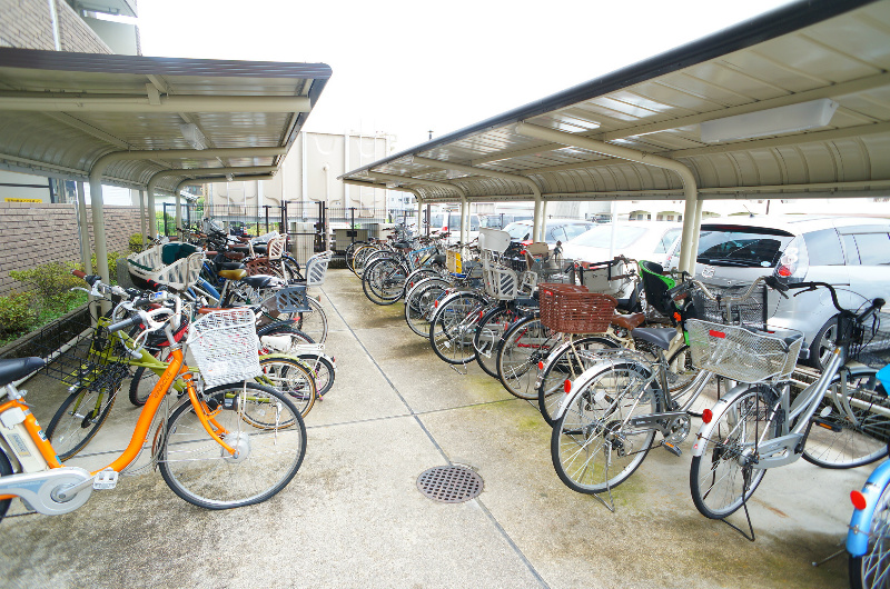 アグラード長岡京 屋根付き駐輪場