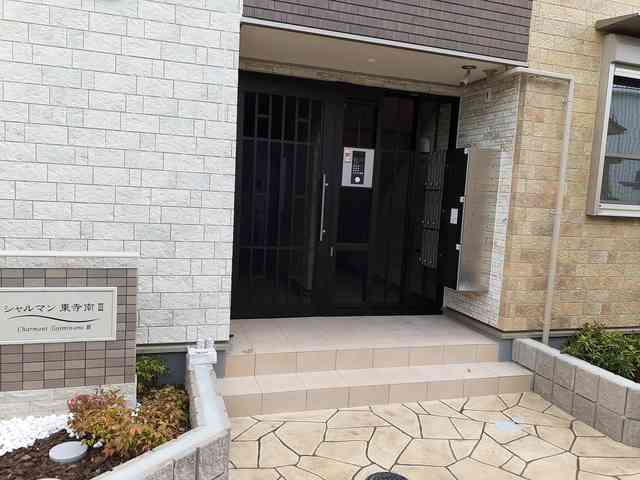 シャルマン東寺南Ⅲ エントランス