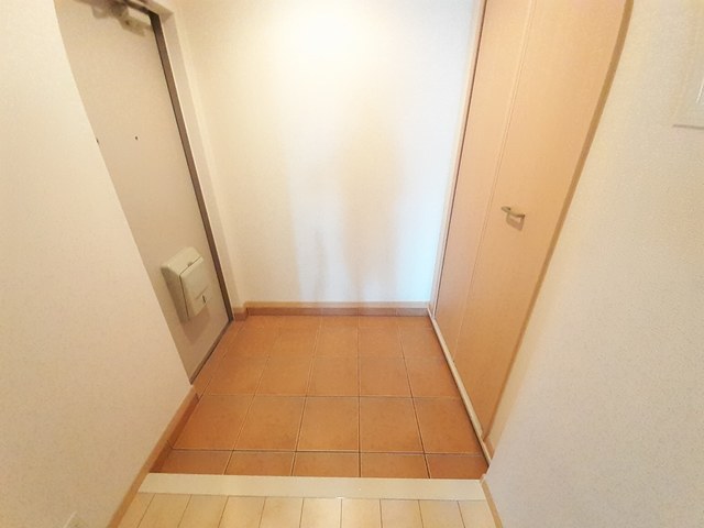 フェリーチェ　ポネェンテ 玄関