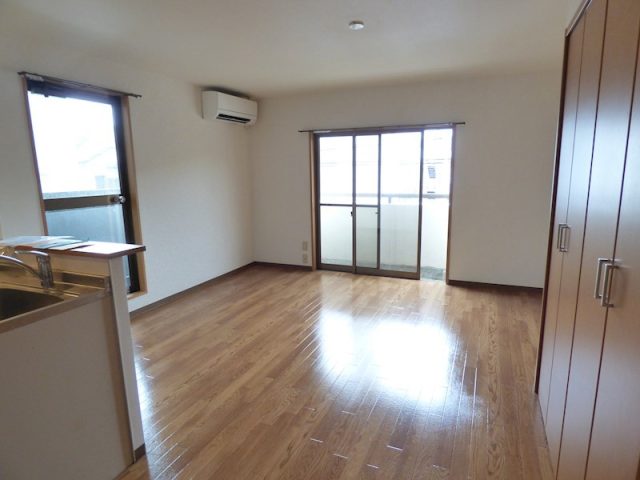 窓が多くて開放感のあるお部屋♪【左京区・北山・1K】