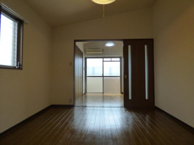 広さが魅力の学生専用マンション。佛教大学、京都産業大学近く!【北区・北大路(紫竹)・1 DK】