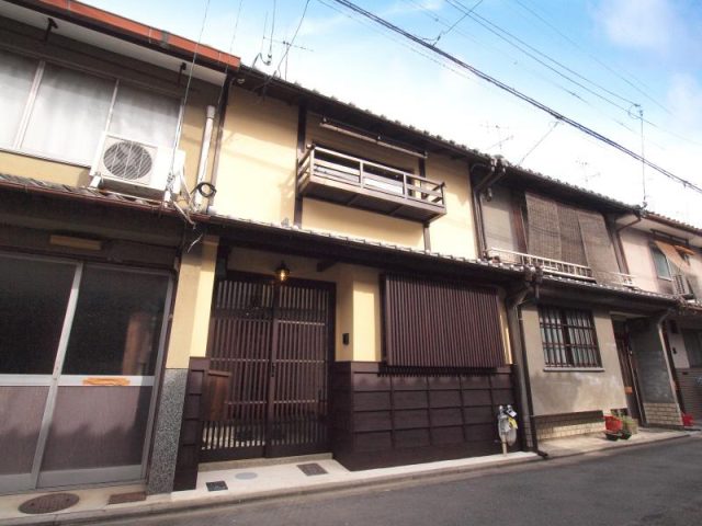 リノベーション済み京町家。今出川駅徒歩すぐ♪【上京区・今出川・3LDK】
