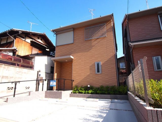 北白川の閑静な住宅街。ファミリーに◎な駐車場付き戸建。【左京区・北白川・4 LDK】