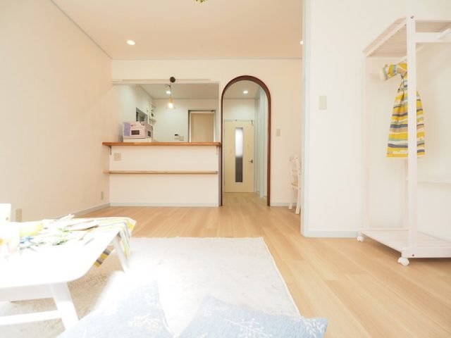 ライトブルーのアクセントカラーが可愛らしいリノベ部屋♪【北区・北大路（紫野）・1K】