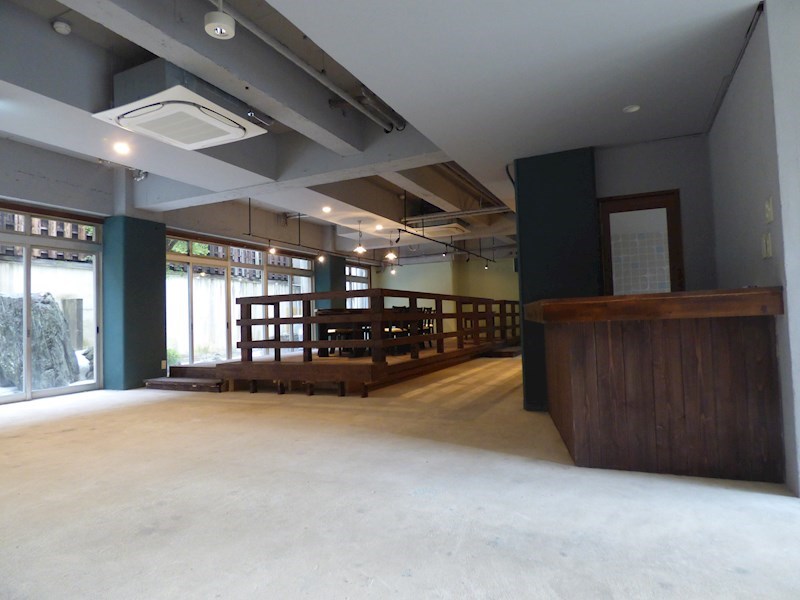 シェアフラットｎｅｎｒｉｎ 共用玄関の写真です。