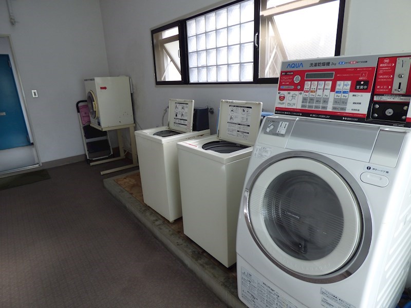洛北館 2階コインランドリー