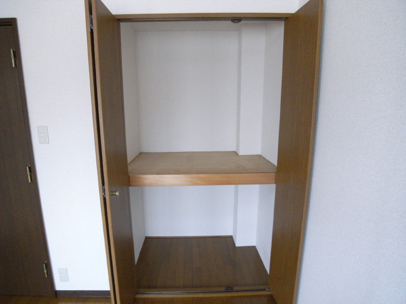 平行マンション 収納