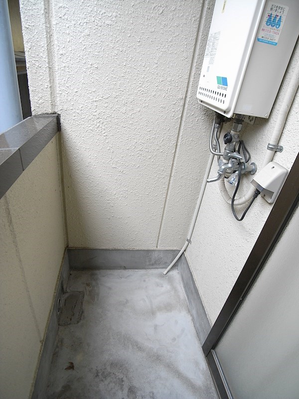 平行マンション ベランダ
