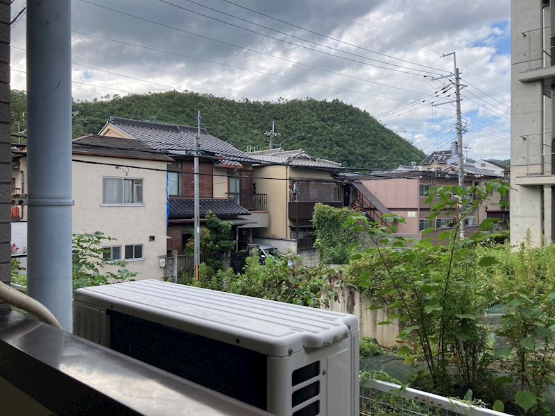 平行マンション 写真は103号室