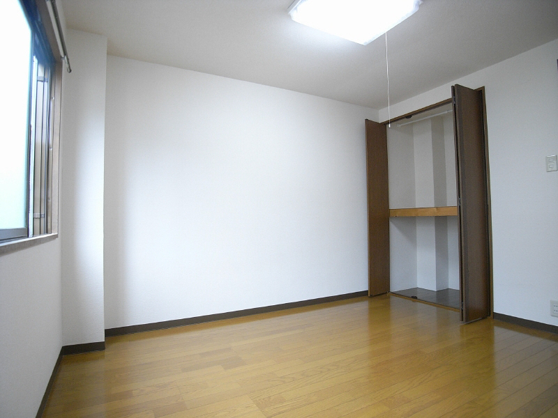平行マンション ベッドルーム