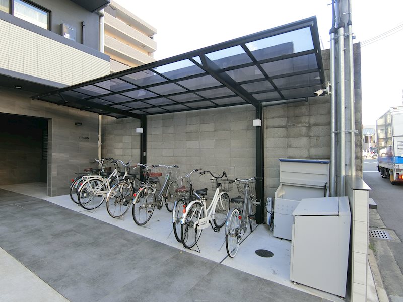 グランレスト西院 駐輪場