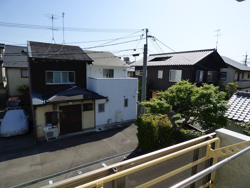 アザレアコーポ 写真は208号