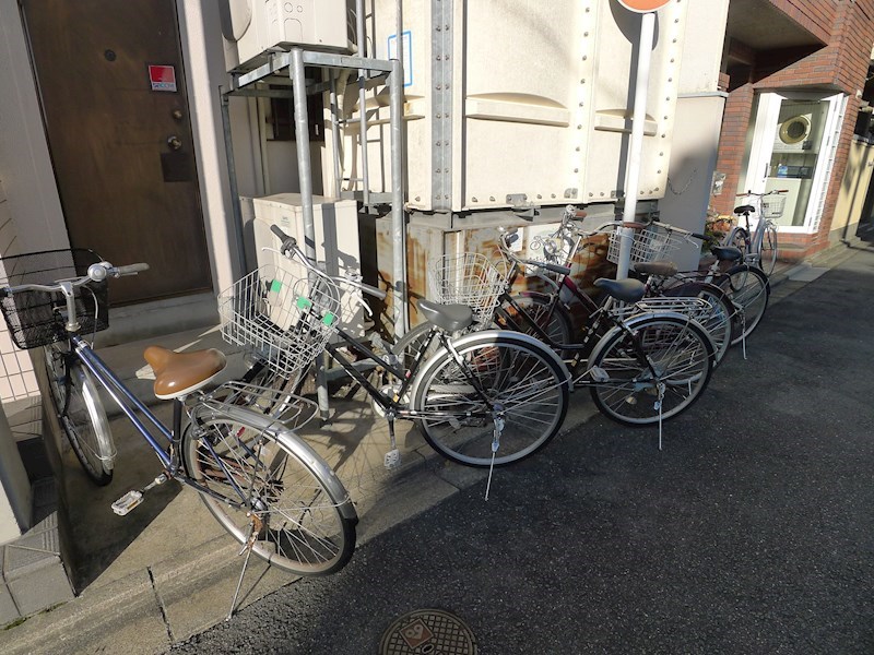 アトリエフォー 駐車場