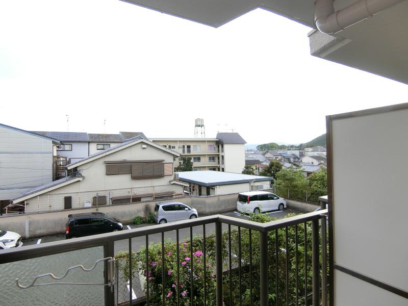 ヴィラ衣笠 南側