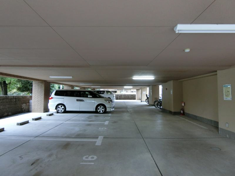 パークサイド仙 駐車場