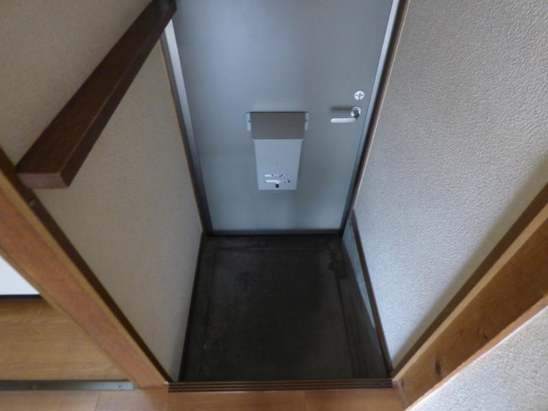 西野荘 玄関