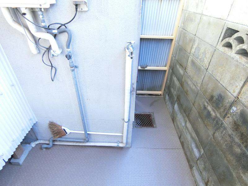 西野荘 室外洗濯機置き場
