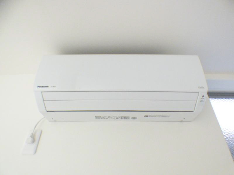 Iori Lab 102号室のエアコン