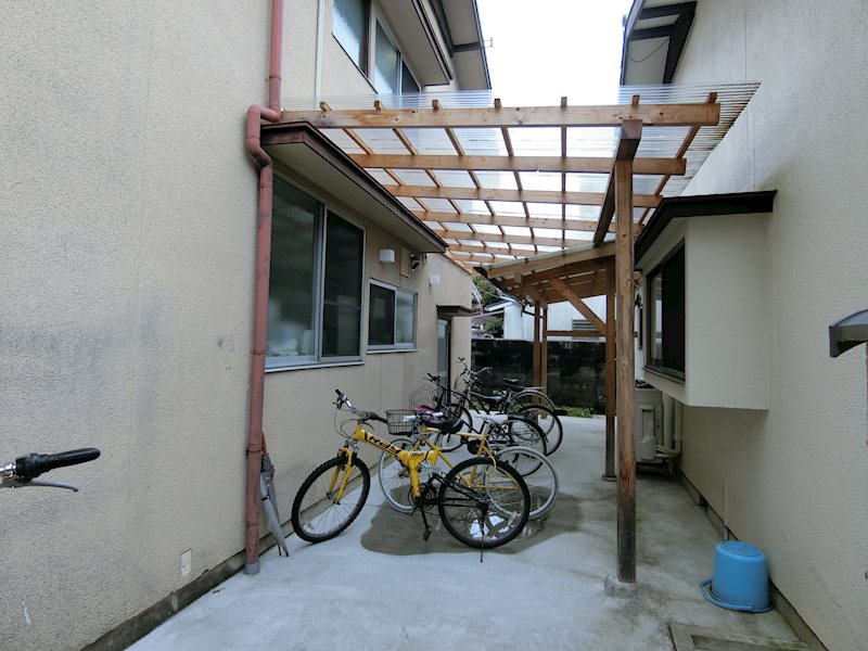 Iori Lab 駐輪場