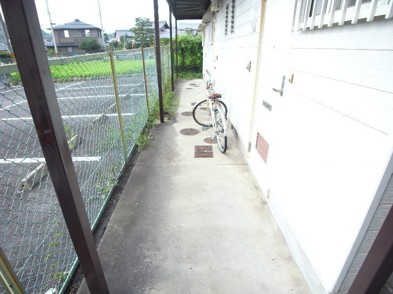 サンハイツ 1階の廊下です