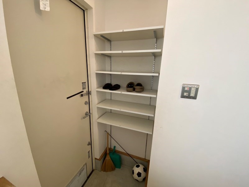 OPEN DOOR APARTMENT 玄関