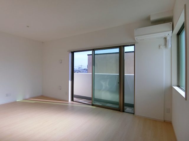 スタイリッシュな築浅マンション。最上階のお部屋。【右京区・梅津・1DK】