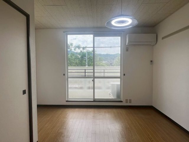 比叡山眺望、高野川沿いのワンルーム♪【左京区・松ヶ崎・ 1K】