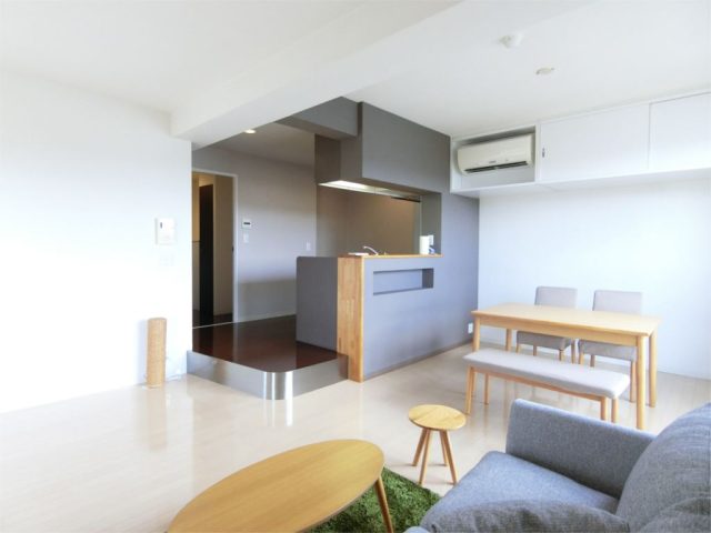 角部屋、2面窓の広いリビング♪【北区・北山・1LDK】