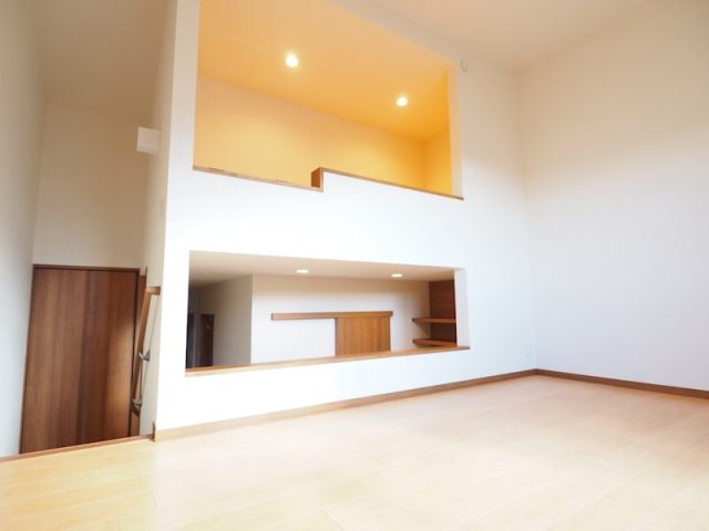 便利なJR沿線。空間を生かしたステップフロア🏠【右京区・花園・1K】